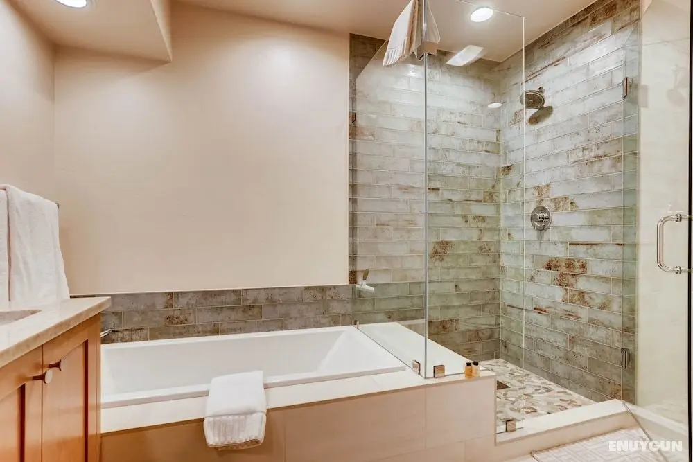 Centennial 2 Bedroom Condo Unit no. 8 - Öne Çıkan Resim