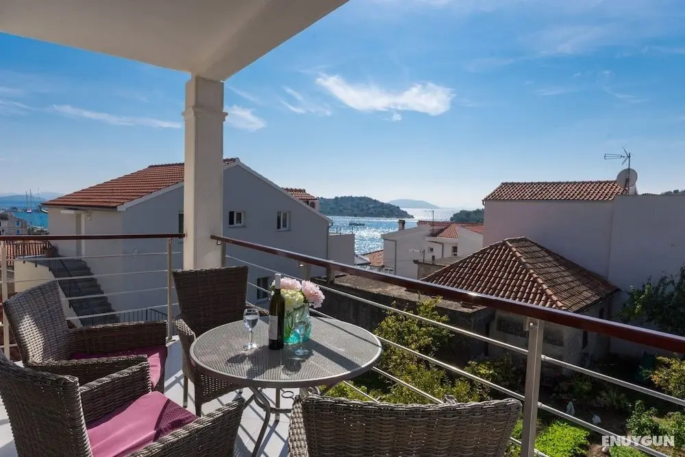 In Center Near the Marina and Beach - Dış Mekan