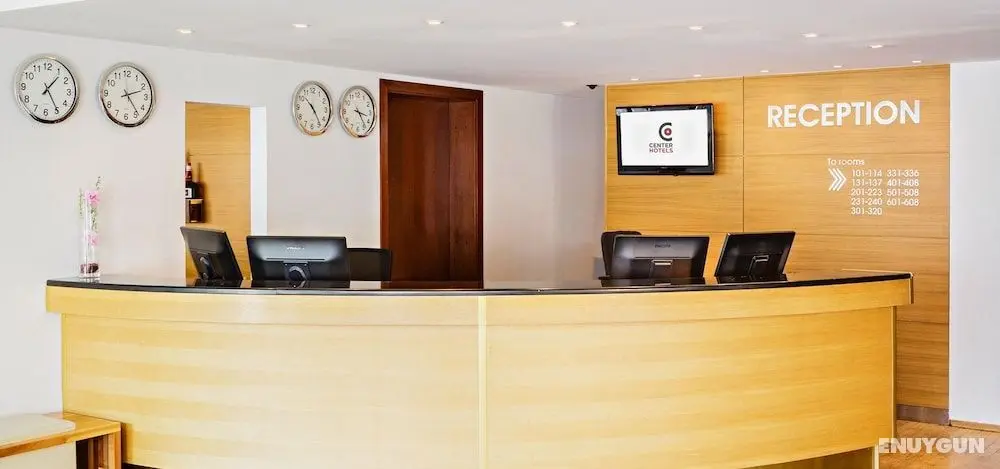 Center Hotels Plaza - Lobi