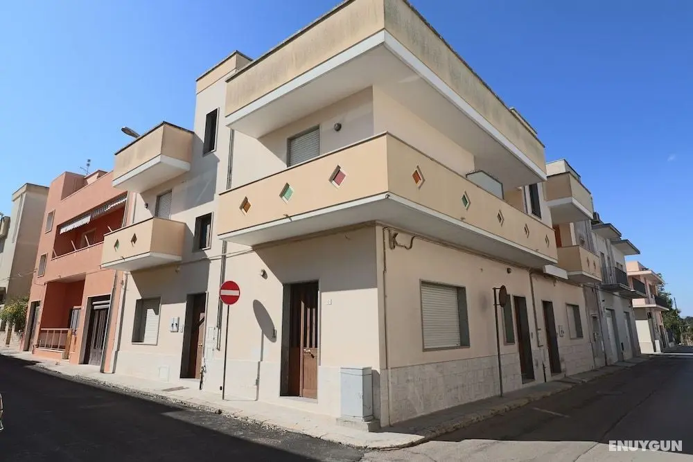 Central Apartment With Wi-fi, Air Conditioning And Courtyard Pets Allowed - Dış Mekan