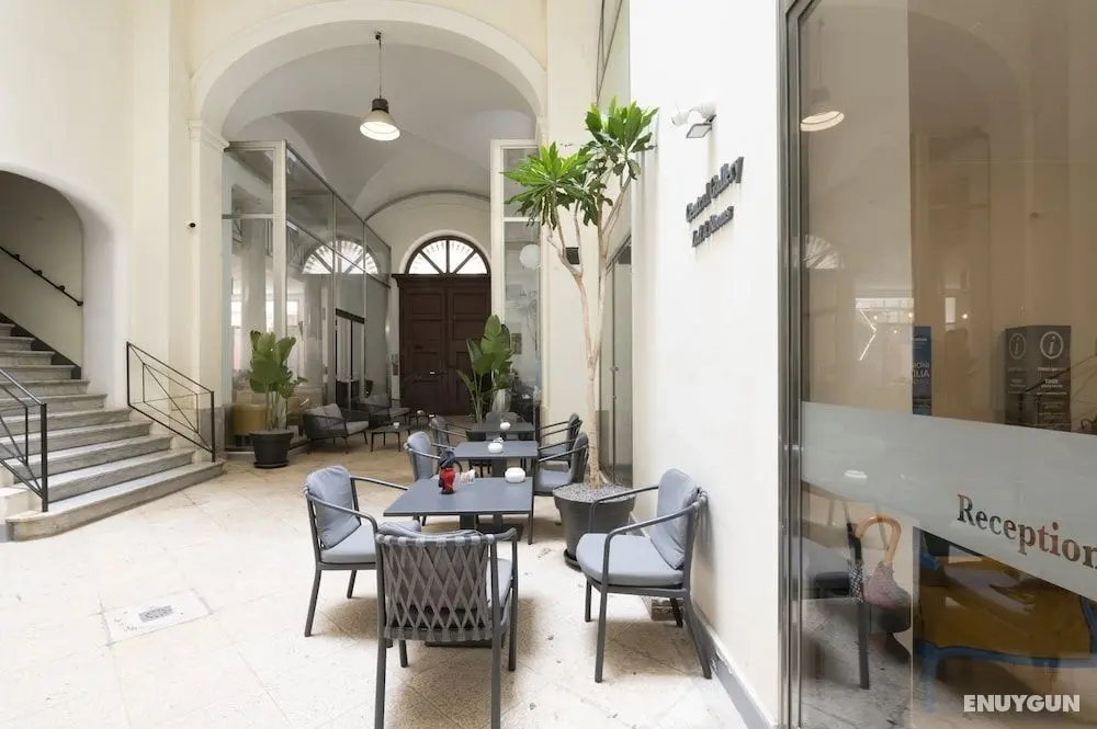 Central Gallery Rooms - Lobi