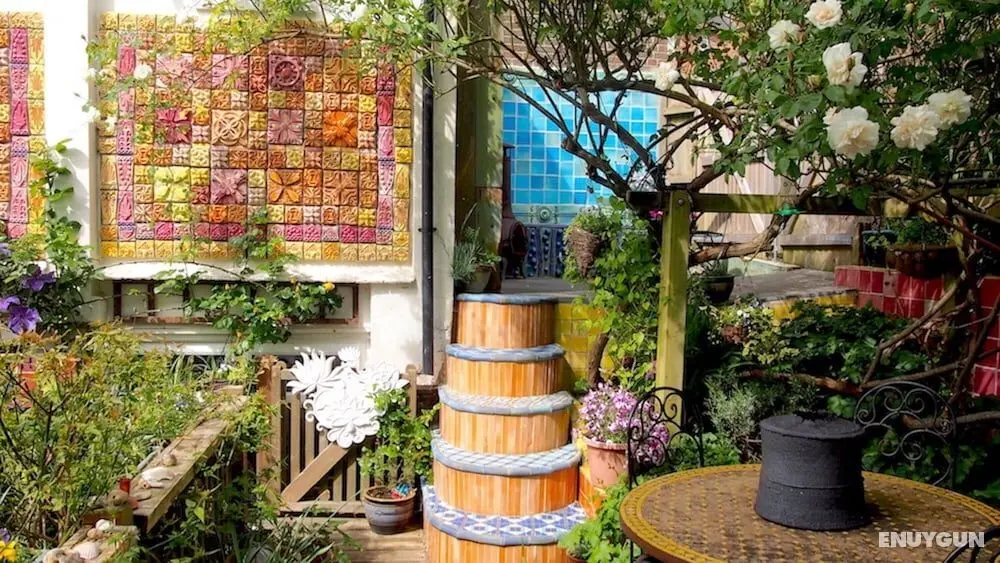The Ceramic House - Öne Çıkan Resim