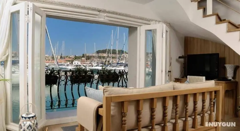 Cesme Marina Konukevi - Oda