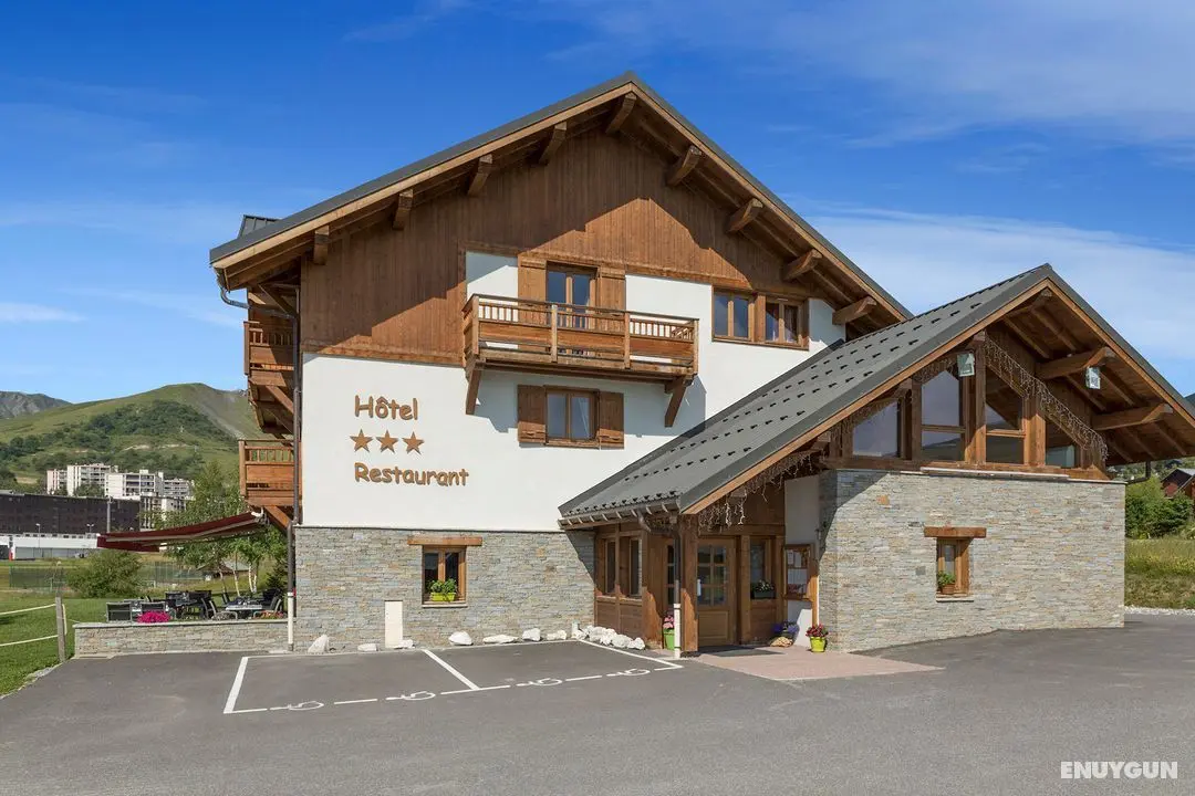 Chalet-Hôtel Le Beausoleil, The Originals Relais - Genel