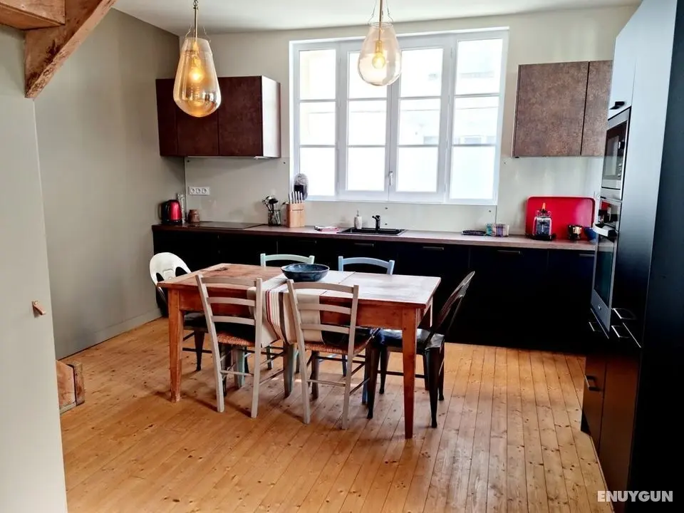Chaleureuse Maison Avec Grande Terrasse au Calme - Öne Çıkan Resim