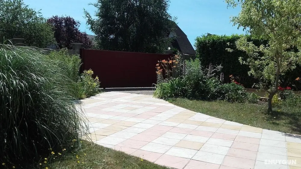 Chambre du Jardin Fleuri - Dış Mekan
