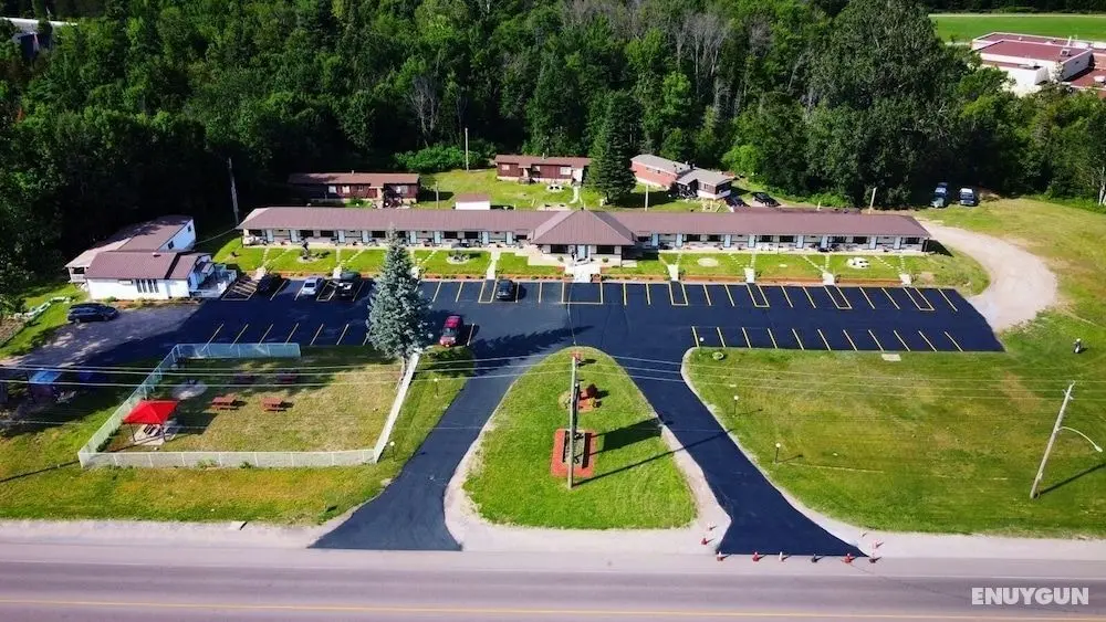 Champlain Motor Inn - Dış Mekan