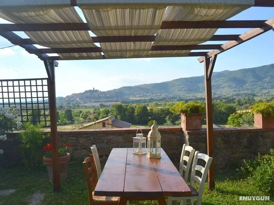 Characteristic Cottage in the Tuscan Hills - Öne Çıkan Resim