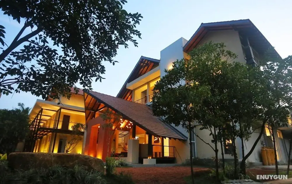 Chari Lake Hotel - Öne Çıkan Resim