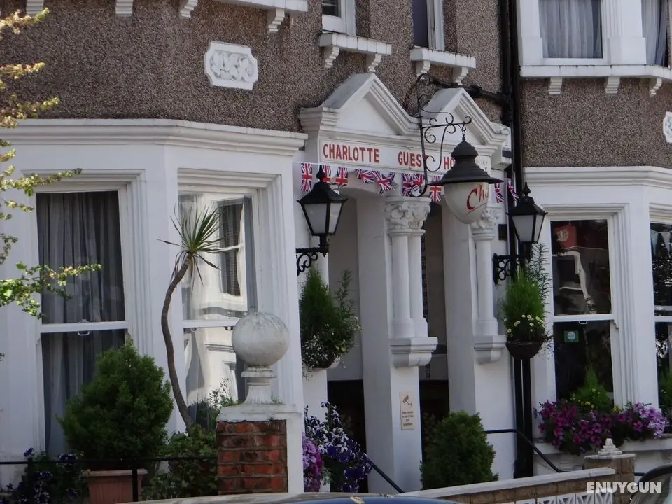 Charlotte Guest House - Öne Çıkan Resim