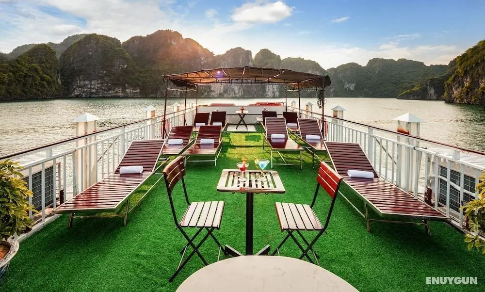Charm Boutique Cruise - Öne Çıkan Resim