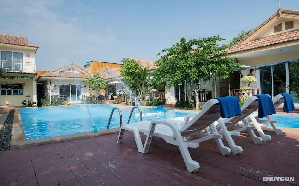 Charm Resort Cha-am - Havuz