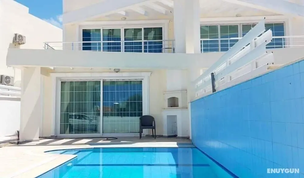 Charming 3-bed Semi Detached Villa in Alsancak - Öne Çıkan Resim