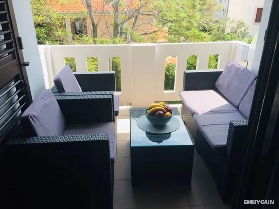 Charming Apartment in Novalja With Balcony - Öne Çıkan Resim