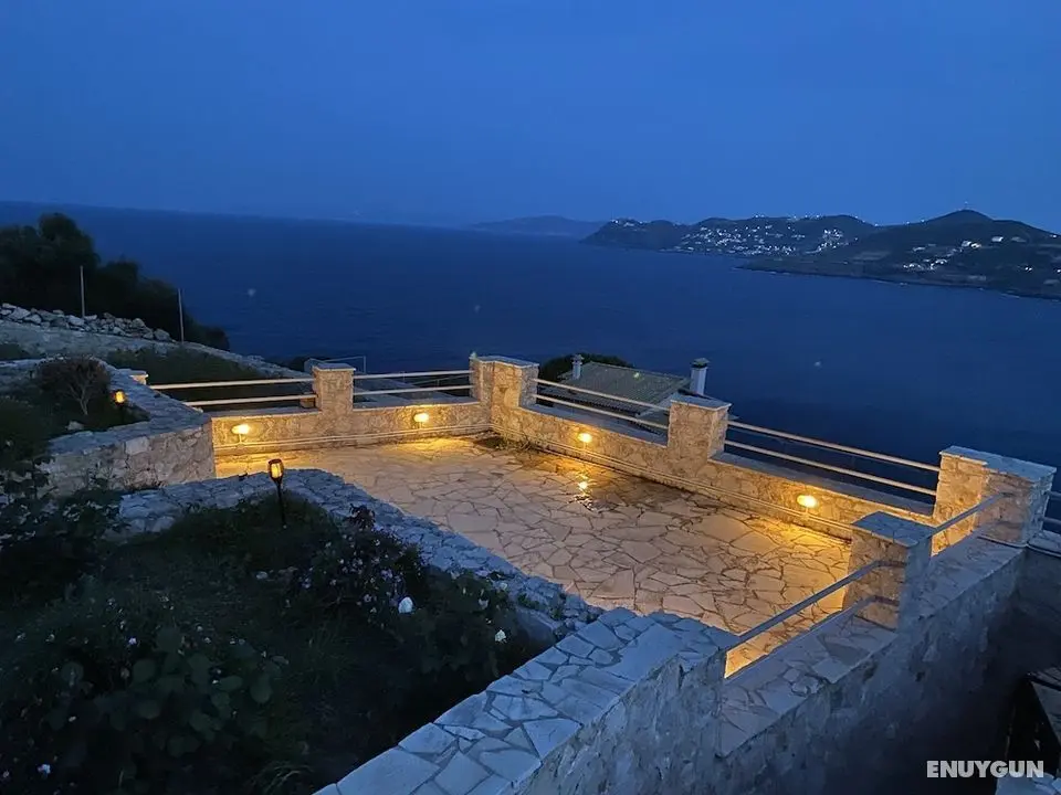 Charming Chateau BY THE SEA - Öne Çıkan Resim