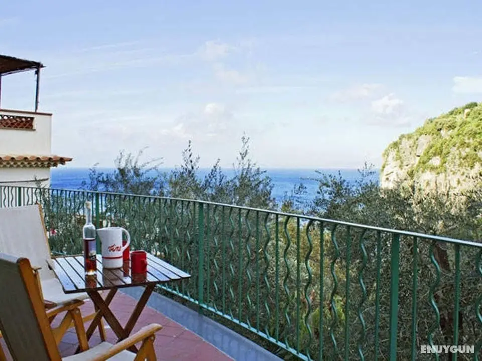 Charming Holiday Home at Massa Lubrense Naples With Balcony - Öne Çıkan Resim