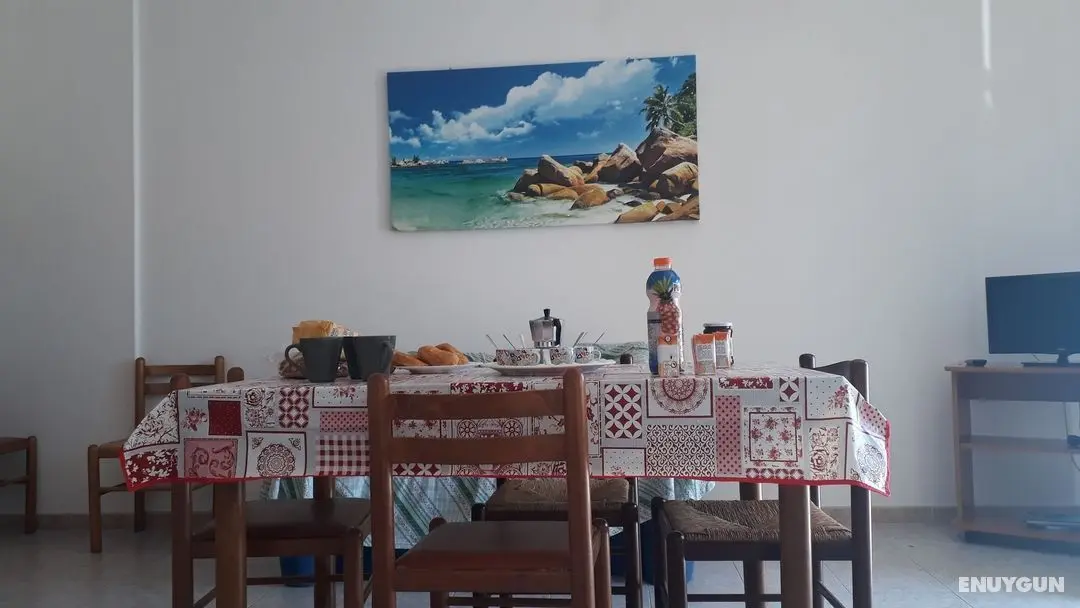 Charming Holiday Home Near The Beach With A Terrace Parking Available, Pets - Öne Çıkan Resim