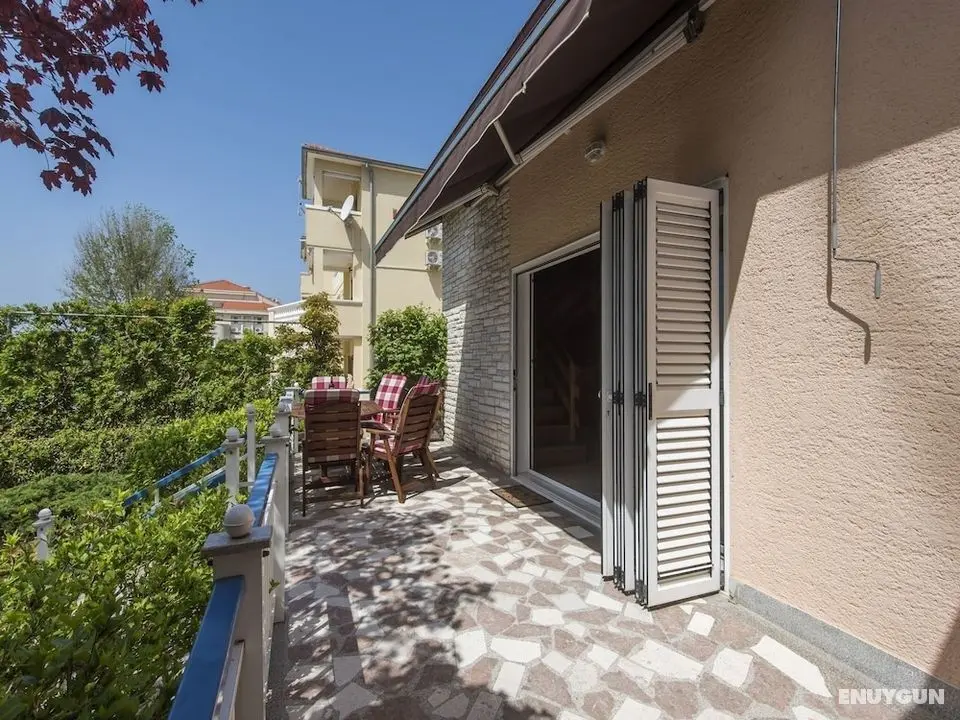 Charming Holiday Home in Turanj With Private Fenced Garden - Öne Çıkan Resim