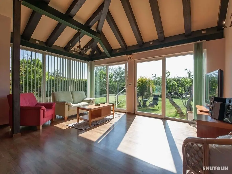 Charming Holiday Home in Zaton With Garden - Öne Çıkan Resim