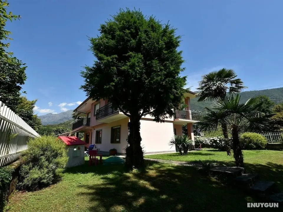 Charming Villa in Mergozzo Italy With Private Garden - Dış Mekan