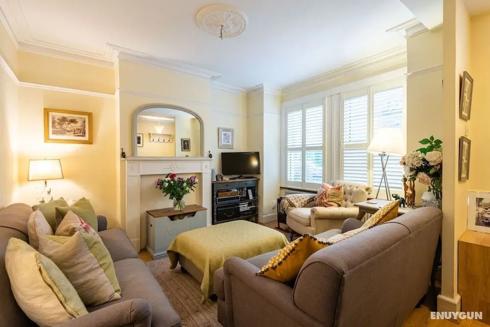 Charming Victorian Family Home in Wimbledon - Öne Çıkan Resim
