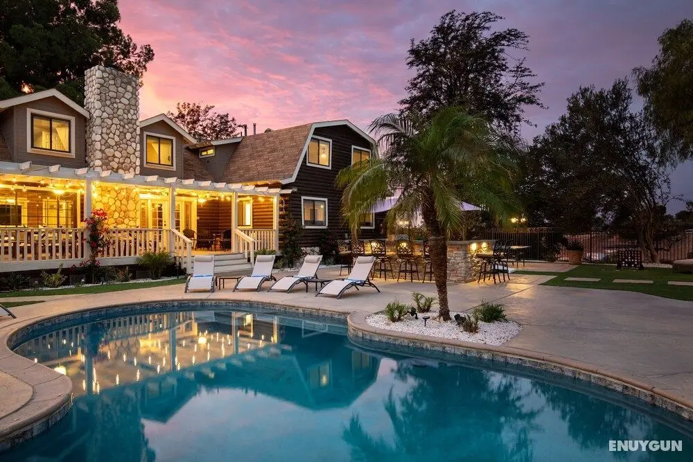 Chateau Syrah by Avantstay Picturesque Estate w/ Pool, Hot Tub, Pool Table & Table Tennis - İç Mekan