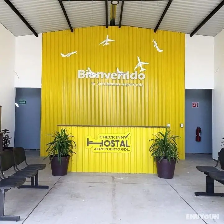 CHECK INN HOSTAL AEROPUERTO GDL - Lobi