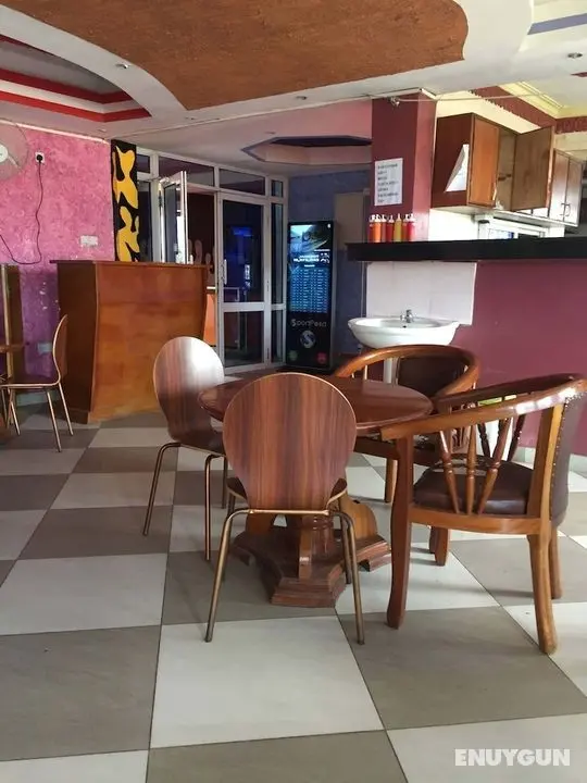 Checkpoint Inn - Öne Çıkan Resim