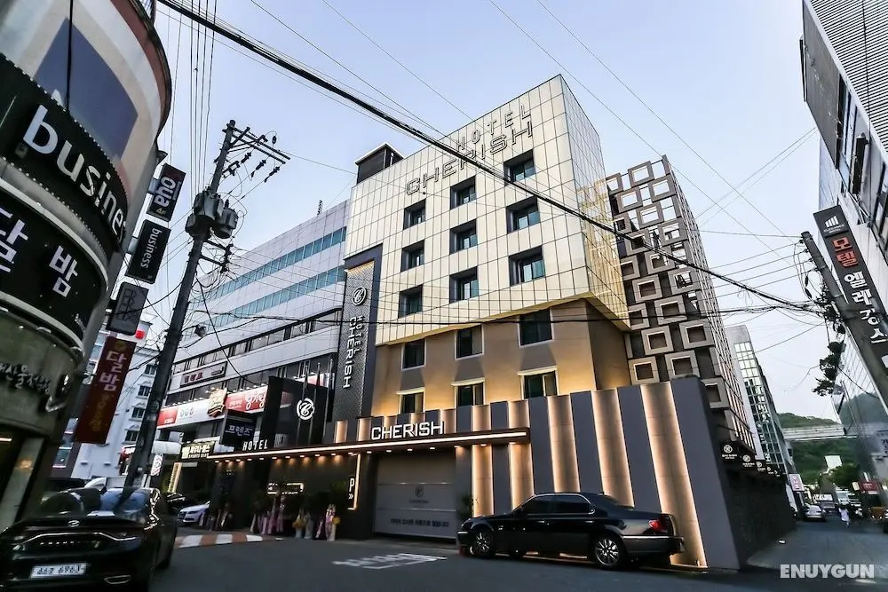 Cherish Hotel - Dış Mekan
