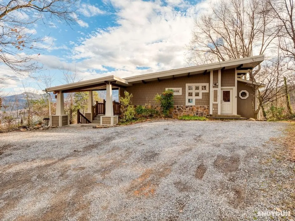 Chestnut by Avantstay Mountain Cabin w/ Treetop Views, Hot Tub & Game Room! - Öne Çıkan Resim