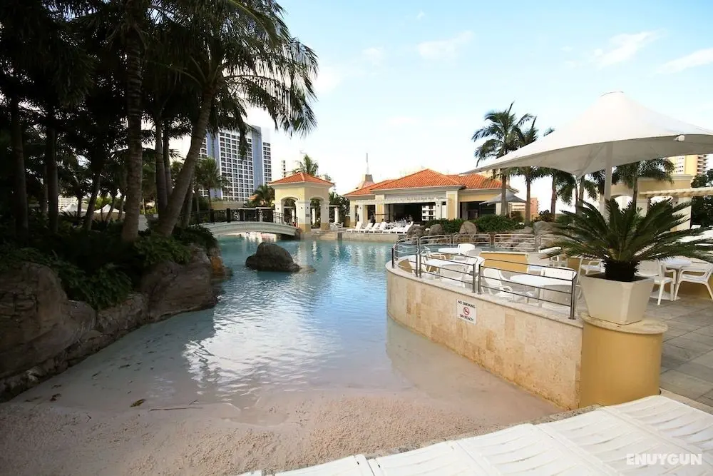 Chevron Renaissance - HR Surfers Paradise - Öne Çıkan Resim