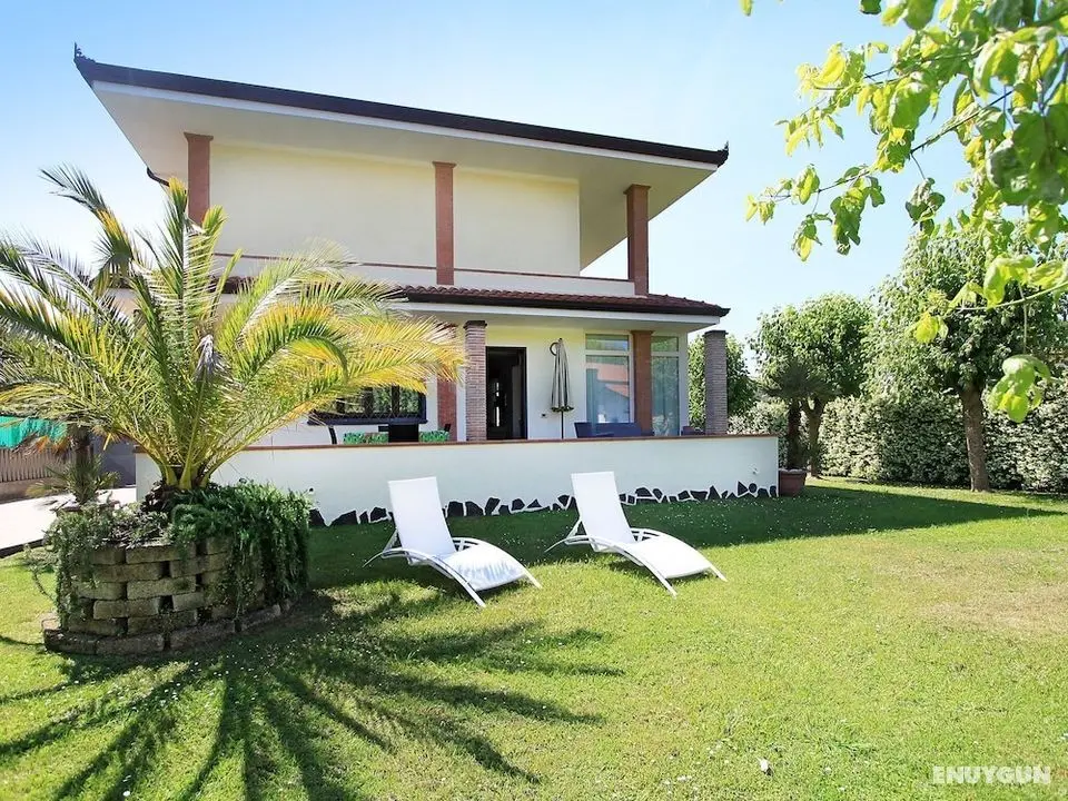 Chiara Forte dei Marmi - Öne Çıkan Resim