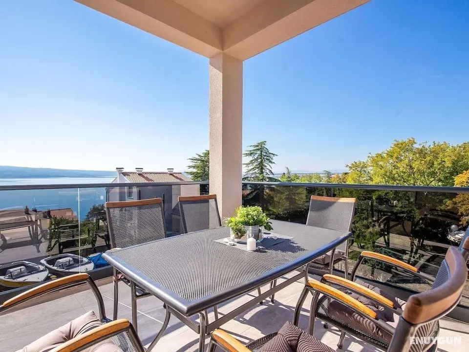 Chic Villa in Dramalj at Sea - Öne Çıkan Resim