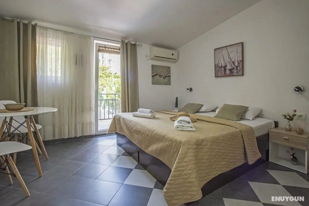 Chic Studio Flat With Balcony Near Beach in Tivat - Öne Çıkan Resim