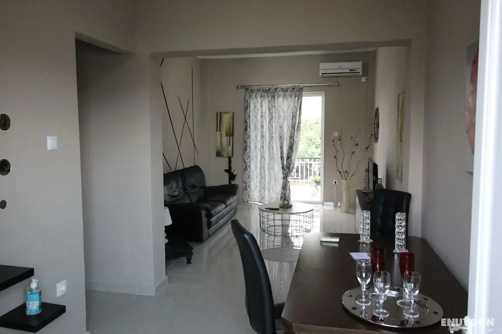Christa's Home near ATH Airport - Öne Çıkan Resim