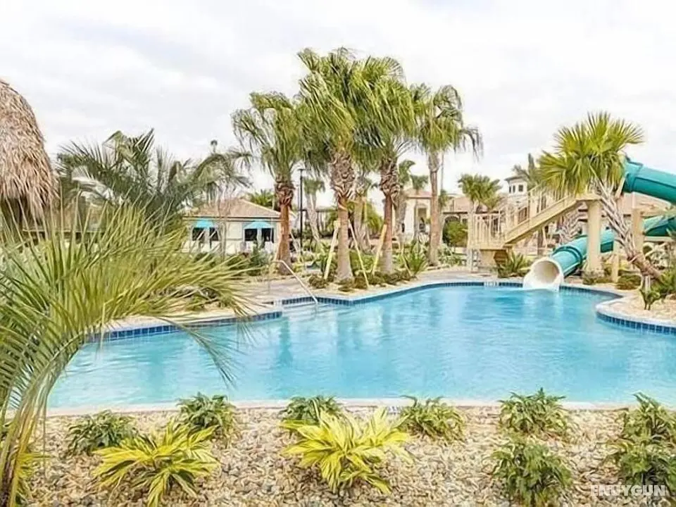 Christopers 9-bedroom Vacation Home - Havuz