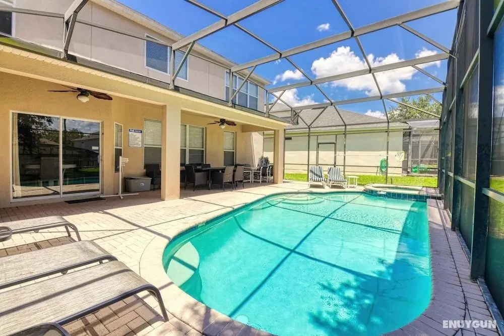 Christopher's Windsor Hills Home - Havuz