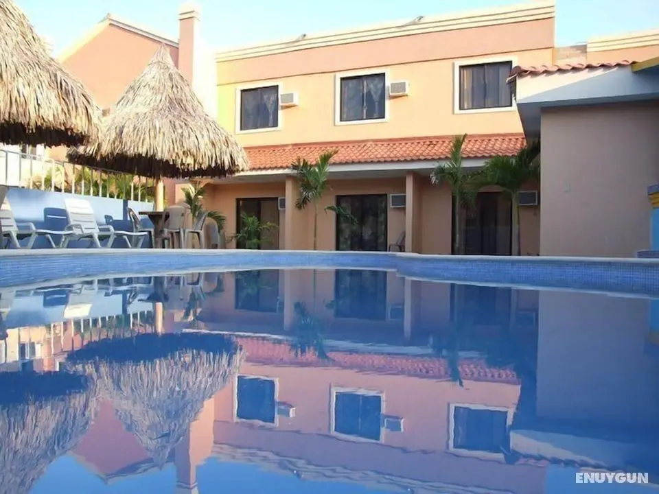 Hotel Cibeles La Ceiba - Havuz