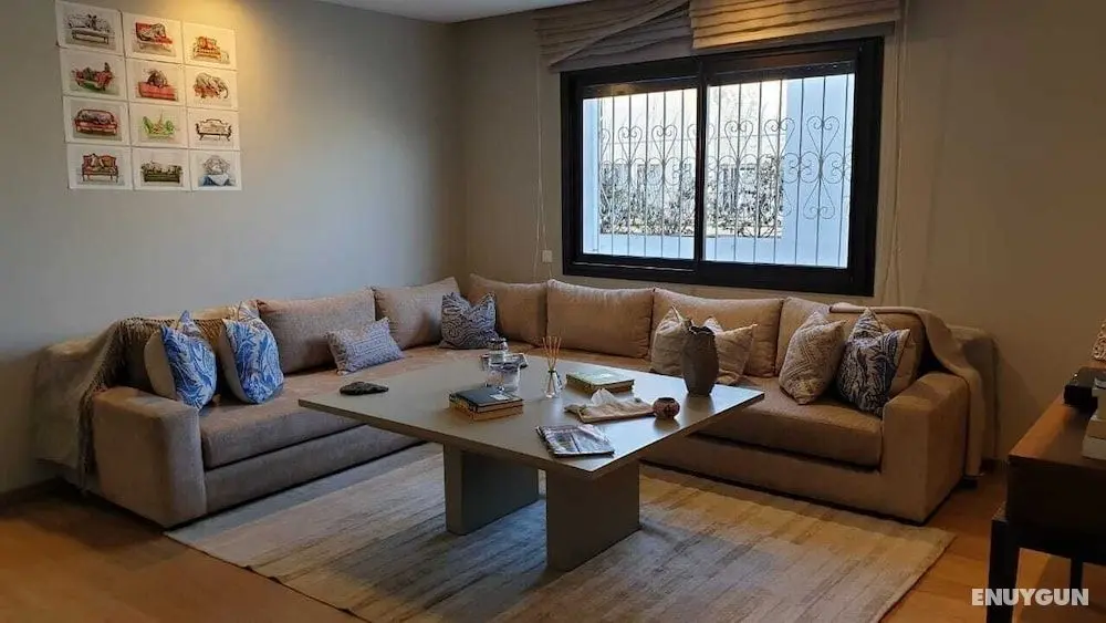 City breakout in city center - Öne Çıkan Resim