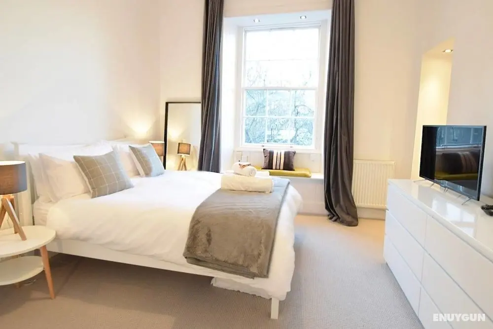 City Centre Chic for two Next to Calton Hill - Öne Çıkan Resim