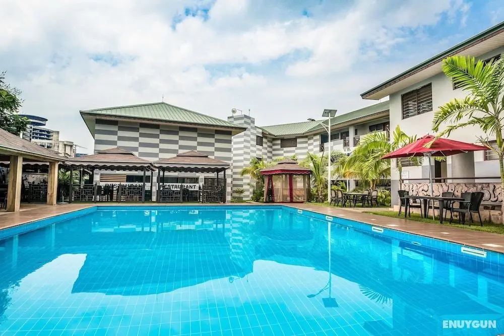 City Escape Hotel Airport - Havuz