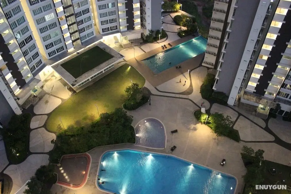 City Living with Panoramic Sea Views at Danga Bay - Öne Çıkan Resim