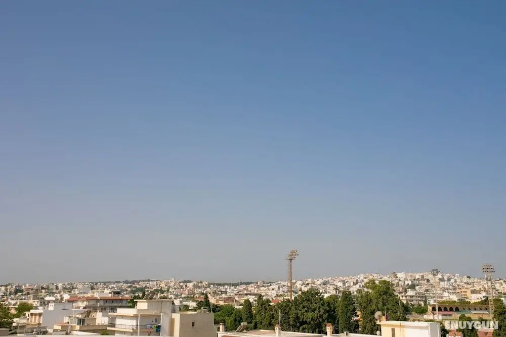 CITY PLUS RHODES HOTEL - Konum Öne Çıkanlar