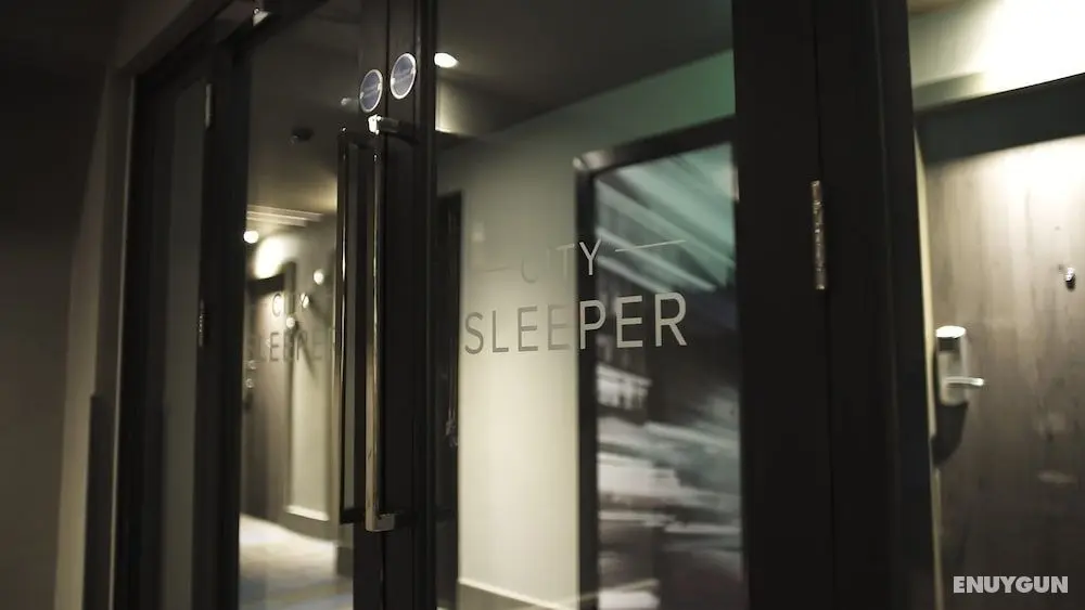City Sleeper at Royal National Hotel - Lobi