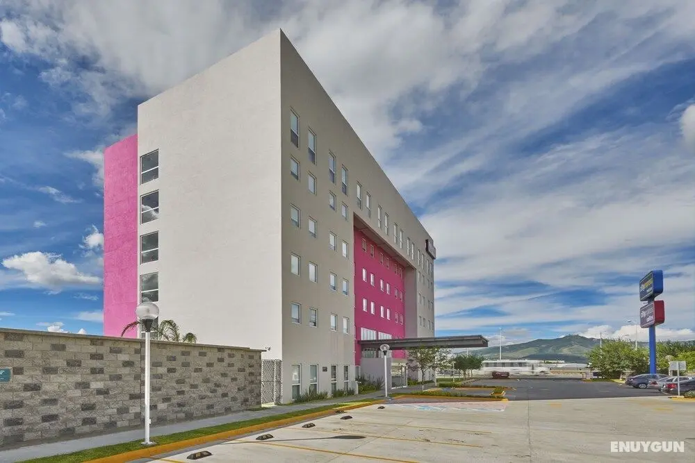 City Suites Silao Aeropuerto - Dış Mekan
