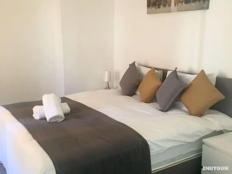 Clarence Place - Öne Çıkan Resim