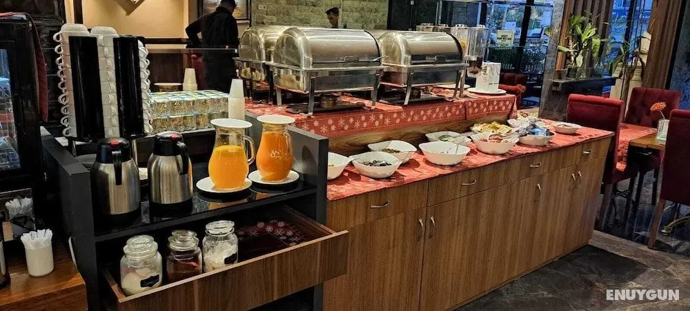 Classes Hotel - Öne Çıkan Resim