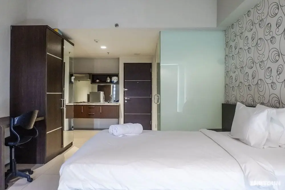 Classic Modern Studio Room Apartment at The Square Surabaya - Oda