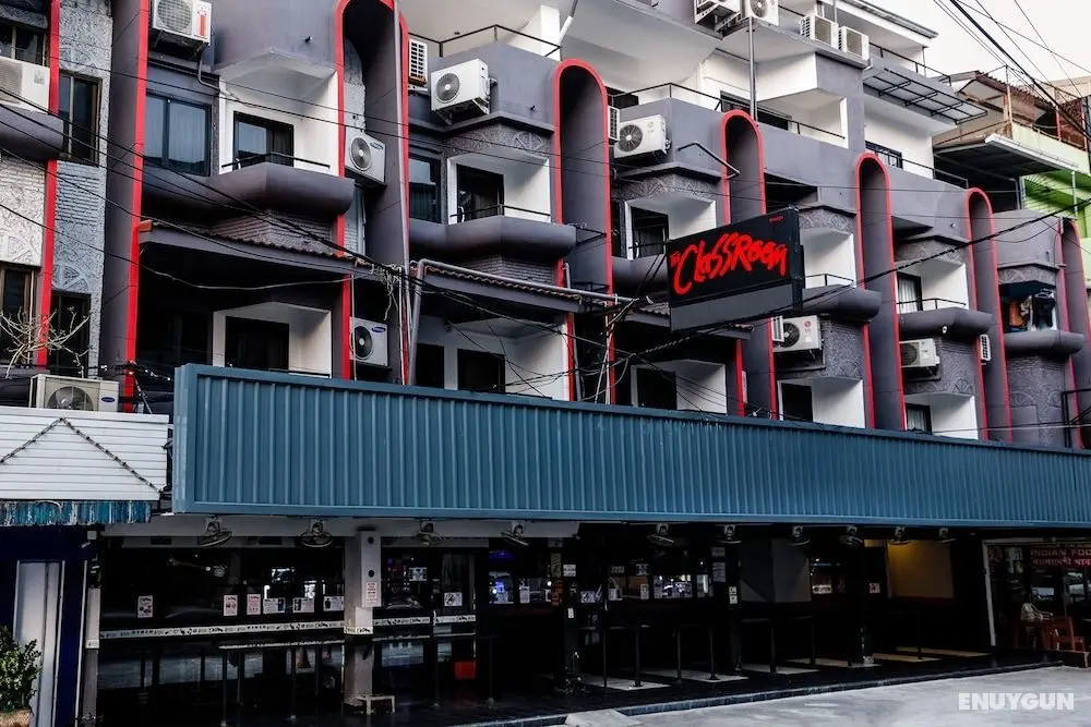 The Classroom Hotel - Öne Çıkan Resim