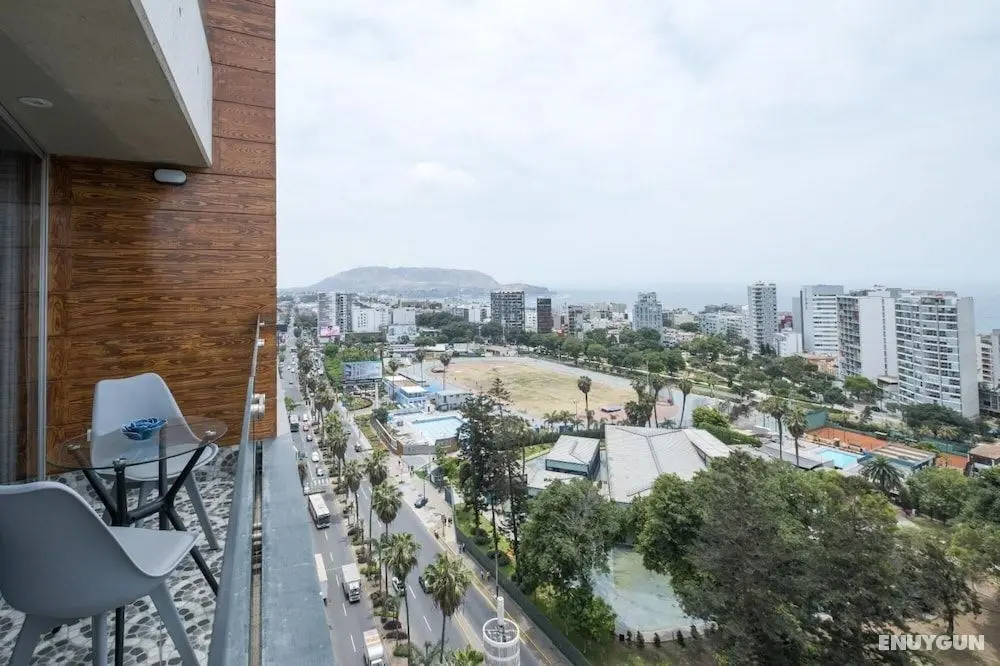 Classy 1 BR Barranco Apartment High Floor - Oda